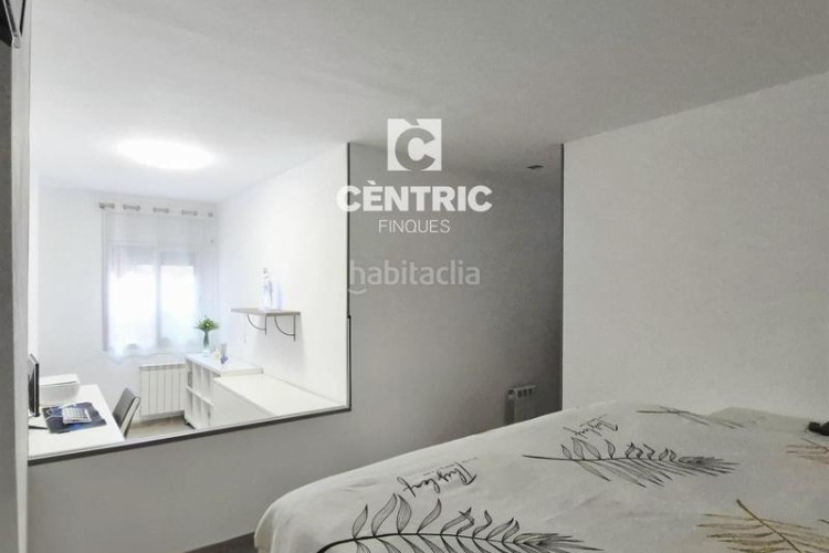 Piso planta baja seminueva de 3 hab con patio 60 m2 sur en francesc macia en Terrassa