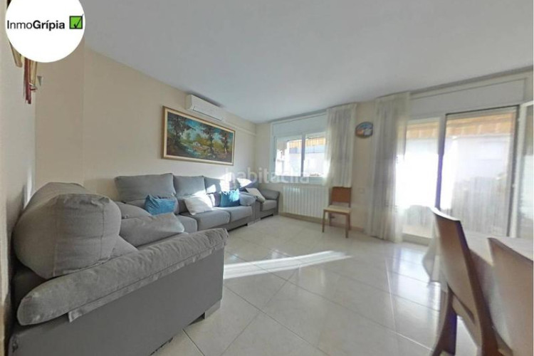 Casa adosada  en venta en les arenescan montllorla grípia08227 en Terrassa