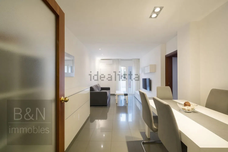 En exclusiva: planta baja con alma de hogar, gran terraza y parking en un entorno tranquilo rodeado