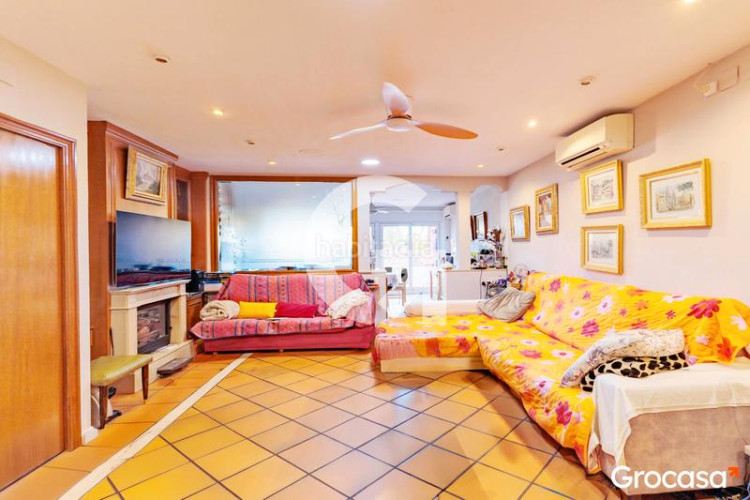 Casa amplia casa para dos familias en Les Arenes - La Grípia - Can Montllor Terrassa