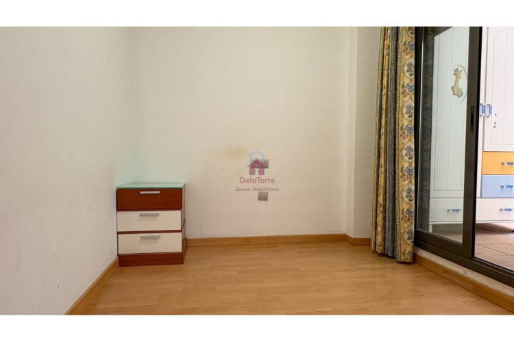 Poetesa Capara, Sant Pere Nord