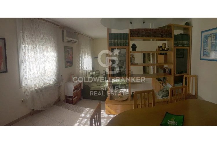 Casa independiente en calle de Martí Díez, 56 -64