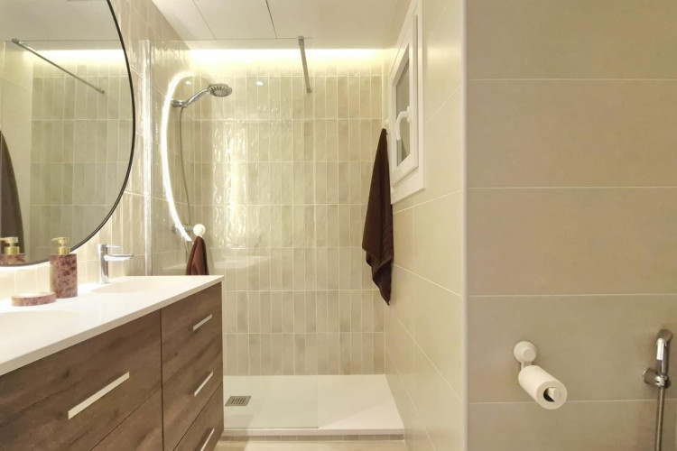 Carrer de Prat de la Riba, Vallparadu00EDs - Antic Poble de Sant Pere