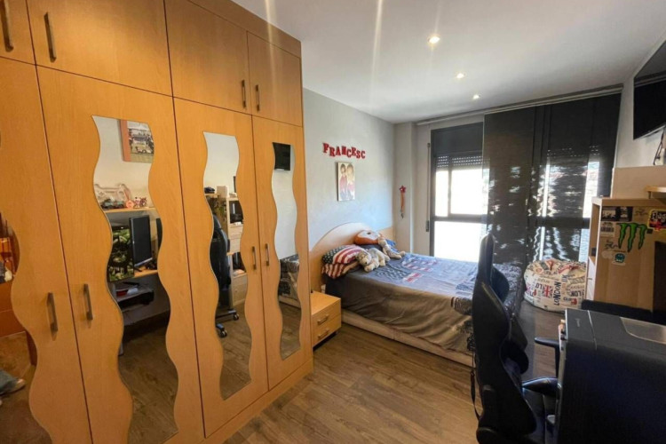 Francesc Maciu00E0, 214, Sant Pere Nord