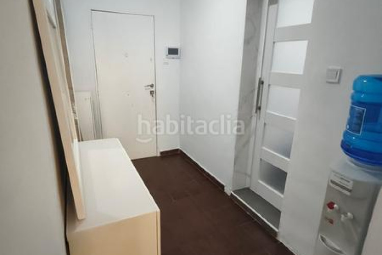 Piso  reformado en La Cogullada 3 dormitorios, 1 baño, todo exterior, cocina individual, con dos balcones uno de 6m y otro de 4m y en Terrassa