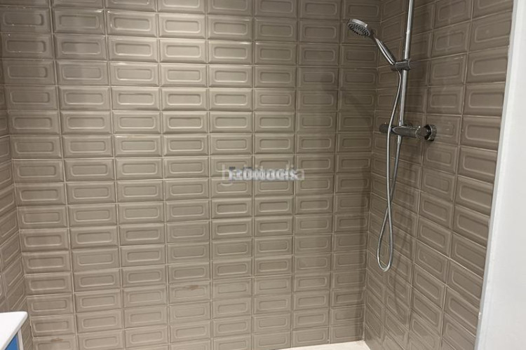 Piso excelente piso en vallparadis con balcon y terraza. en Terrassa