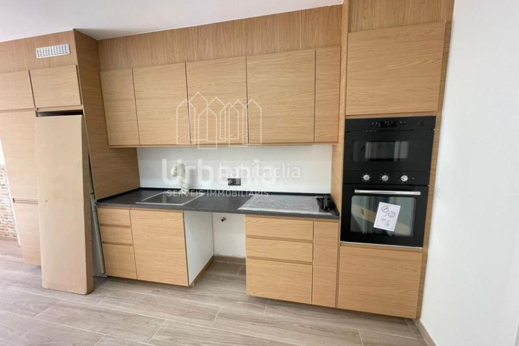 Piso  en venta en Ca n'Aurell Terrassa