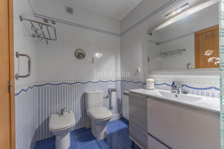 Ático  dúplex con terrazas y vistas panorámicas a un paso del centro , plaza de parking incluida en Terrassa