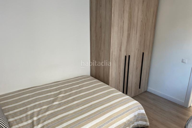 Piso en carrer de topete 52 precioso piso muy luminoso en inmejorable ubicación: consta de un salón-comedor, cocina, 3 habitaciones, baño, aseo, balcón y tra. en Terrassa