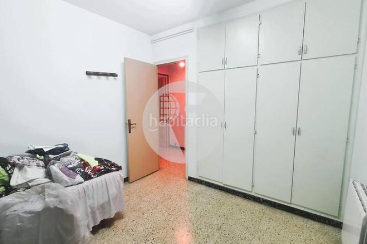 Piso amplio piso de 130 m con grandes posibilidades junto a plaza cataluña en Terrassa
