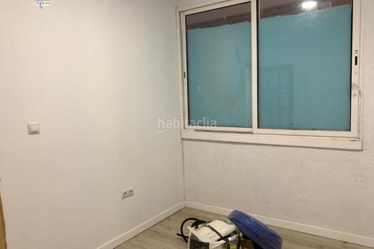 Piso sotano que tiene 3 apartamentos para reformar en zona de Can Palet!!! en Terrassa
