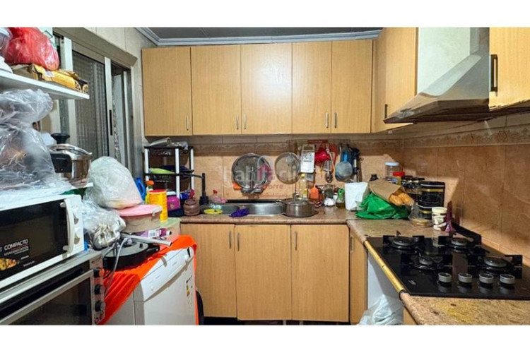 Piso  en venta tocando a passeig 22 juliol de 70m construidos de 3 habitaciones con ascensor y salida a balcón. en Terrassa