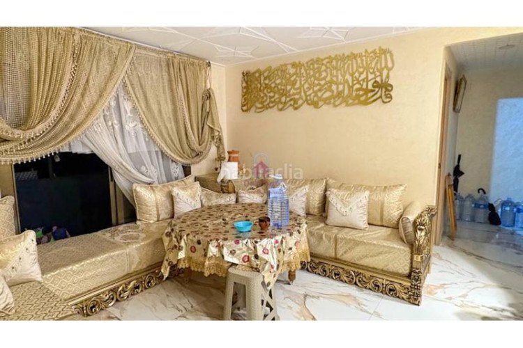 Piso  en venta tocando a passeig 22 juliol de 70m construidos de 3 habitaciones con ascensor y salida a balcón. en Terrassa