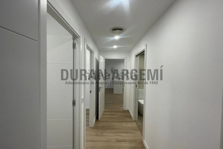 Piso en calle Transversal, 181