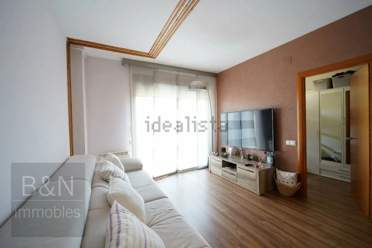 DÚPLEX EN EXCLUSIVA CON TERRAZA PRIVADA Y PLAZA DE GARAJE – UN HOGAR PARA VIVIRLO