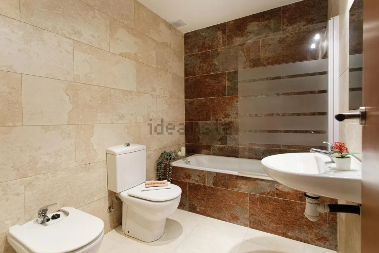 Chalet adosado en calle de Topete