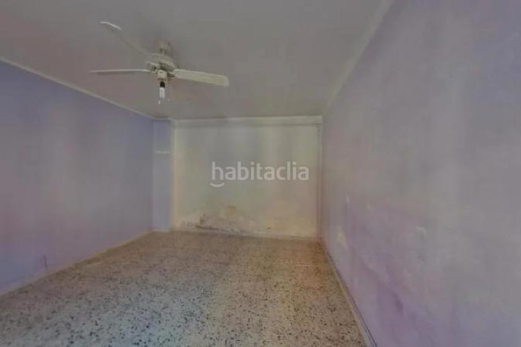 Piso (barcelona). "okupado" (no se puede visitar ni hipotecar). en Terrassa