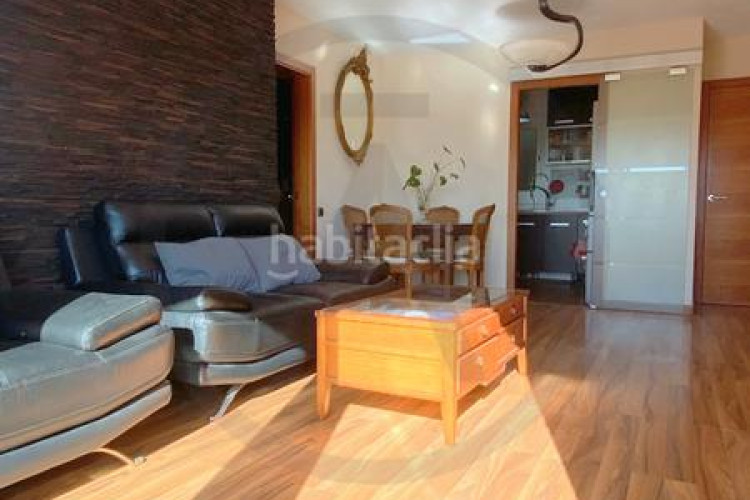 Piso muy amplio y reformado! en San Pere Terrassa