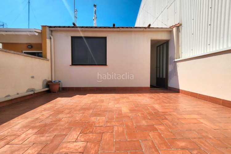 Casa adosada garaje, patio y terraza en La Cogullada Terrassa