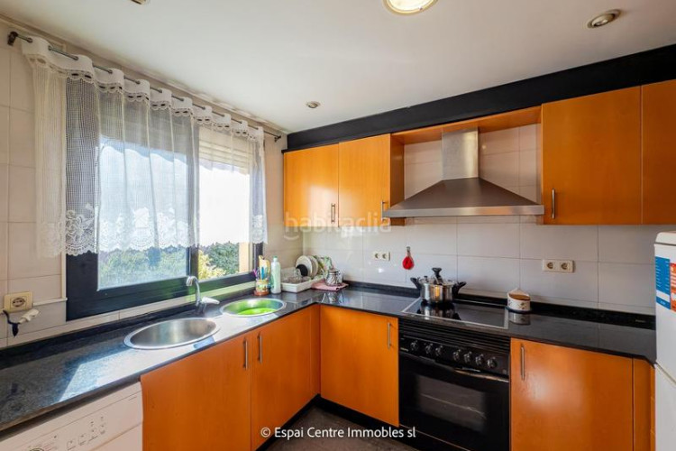 Piso vive en sant pere piso de 88 m con 3 habitaciones, 2 baños y salón luminoso. ubicación ideal cerca de todo en Terrassa