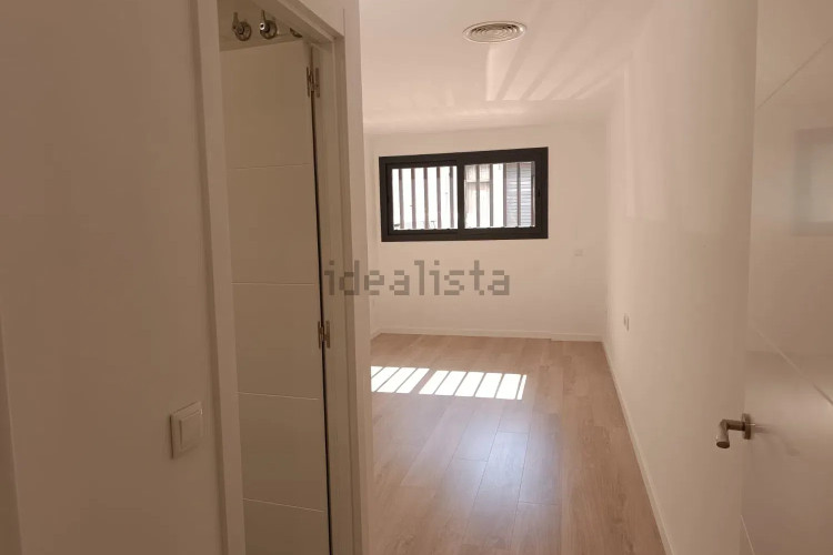 Piso en calle Transversal, 181