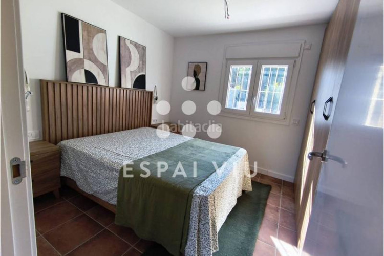 Casa adorable casita con jardín recién reformada. en Terrassa