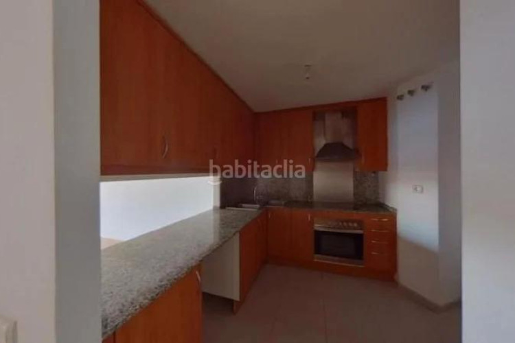 Piso (barcelona). "okupado" (no se puede visitar ni hipotecar). en Terrassa