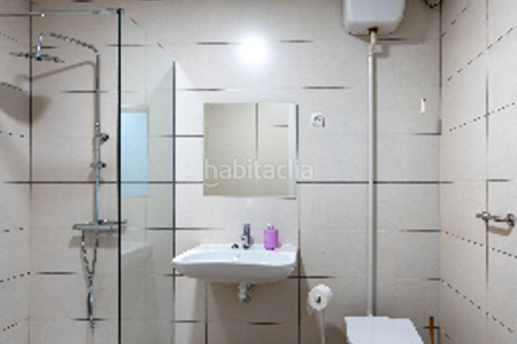 Casa  143 m2 amb pati 40 m2 sud i garatge per 2 cotxes en Terrassa