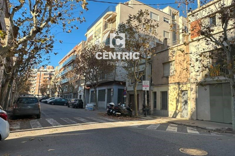 Vallparadu00EDs - Antic Poble de Sant Pere